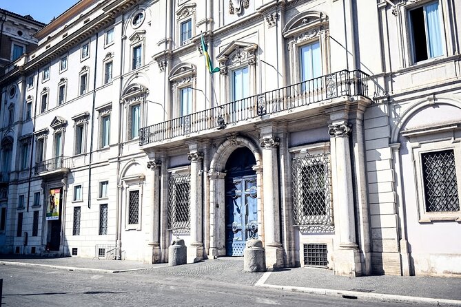 Rome Food Tour in the Historic Centre with 8+ Food Tastings - Campo de’ Fiori and the Campus Martius zone: eating near Roman leftovers