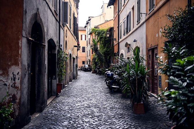 Rome Food Tour in the Historic Centre with 8+ Food Tastings - Drinks, pace, and why the route feels easy to manage