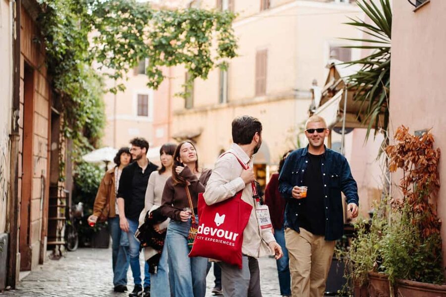 Rome Food Tour: Trastevere Aperitivo, Wine & Pasta Dinner - The route: how the evening actually flows