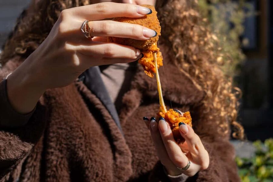 Rome: Guided Food Tour in Trastevere - Guides Matter Here: The Trastevere Story Comes Through