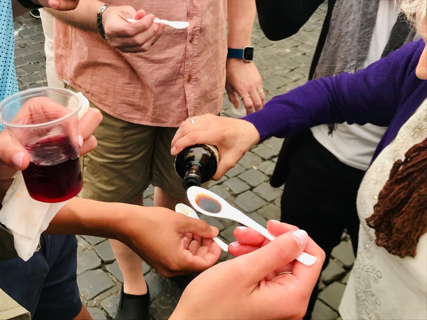 Rome: Jewish Quarter and Campo de' Fiori Street Food Tour - The “Hidden” Stop: Small Sightseeing Breaks That Keep the Walk From Dragging