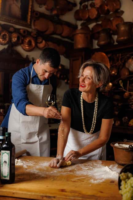 Rome: Private Castelli Romani Wine Tasting Tour - Frascati photo stop and tasting time: a small town break with payoff