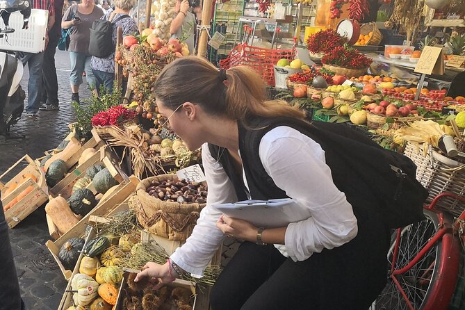 Rome Private Wine & Food Tour Trastevere, Ghetto, Campo de Fiori - Campo de’ Fiori: morning market energy and the Giordano Bruno reminder
