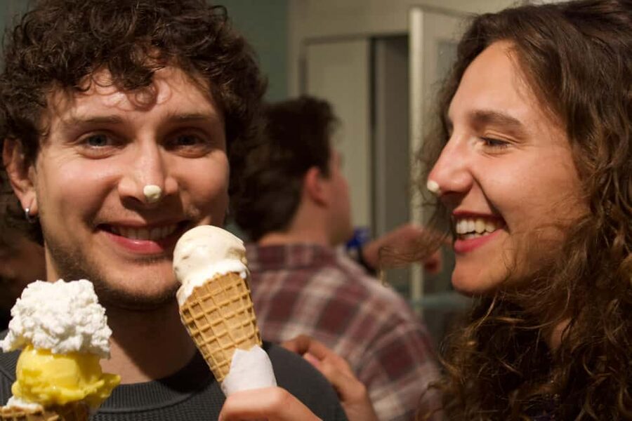 Rome: Small Group Trastevere Food Tour with Dinner - How the guide experience shapes the tour