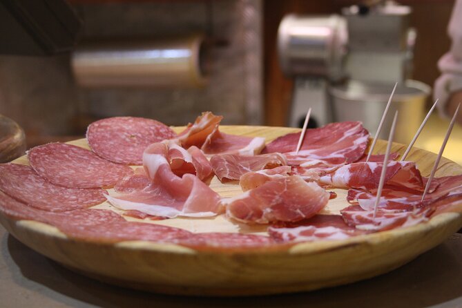 Rome: Trastevere Food Tour Wine Tasting and Local Expert Guide - Meeting point and getting there without stress