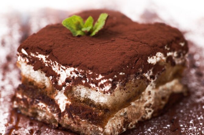 Rome Trastevere Street Food Tour: Eat and Drink Like a Local - Wine, historical bakery pizza, and a sweet follow-up
