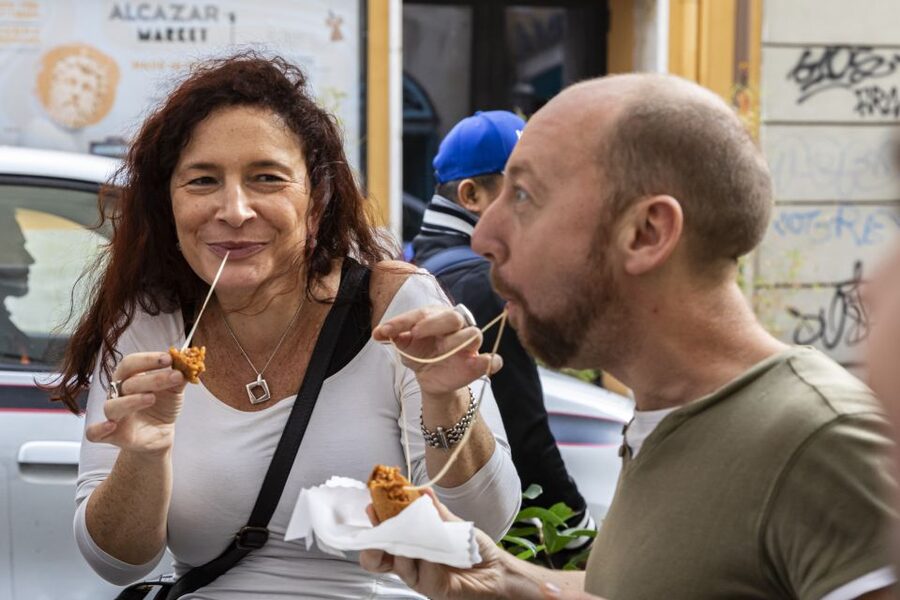 Rome: Twilight Trastevere Food Tour with Wine Tasting - Food and portions: how the tastings add up to a real dinner