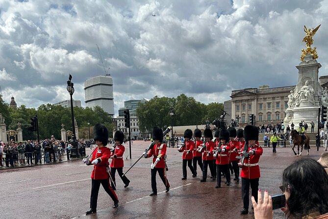 Royal English Walking Food Tour With London Food Tours - The food-and-drink lineup: what’s included and what that means for you