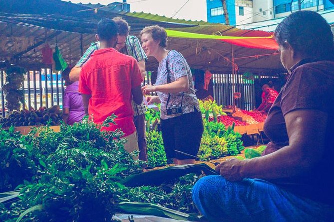 Rustic taste & Cultural tales Food Tour Colombo - Meeting Point: Getting Oriented at Viharamaha Devi Park