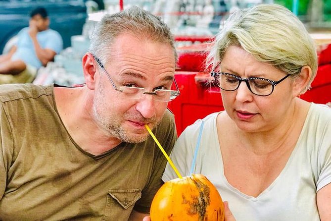 Rustic taste & Cultural tales Food Tour Colombo - Cinnamon Gardens Stop: Big-City Ease and First Tastings
