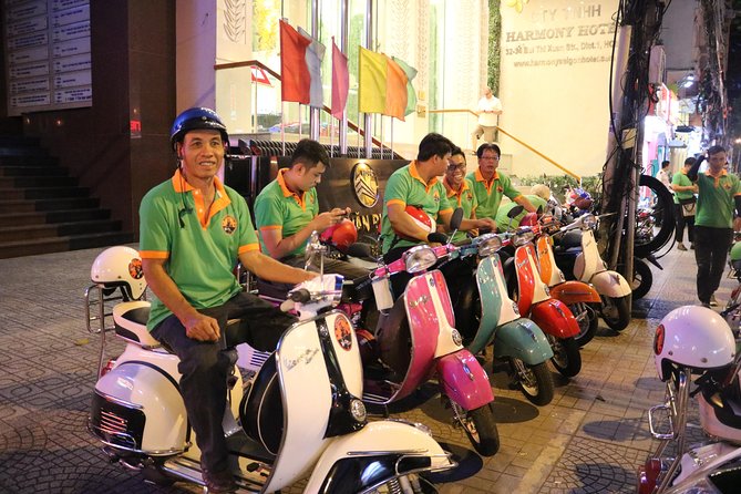 Saigon After Dark Vespa Street Food Tour + Live Music 4 hours - Stop 2: Seafood first, then bánh xèo and nem lụi