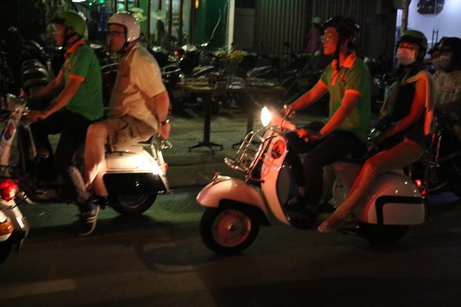 Saigon After Dark Vespa Street Food Tour + Live Music 4 hours - Stop 4: Ice cream, then live music with a drink