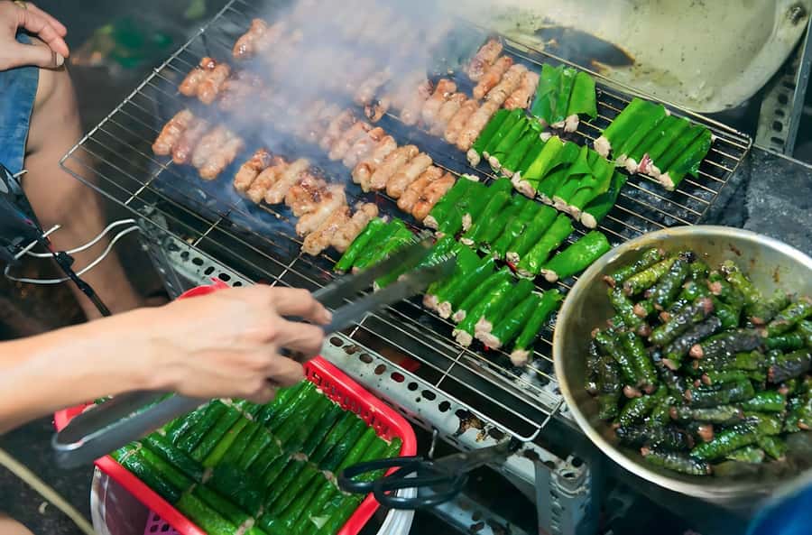 Saigon: Best Price Authentic Walking Street Food Tour - Meeting point at Bun Bò Xưa: logistics that matter