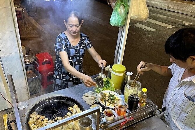 Saigon Evening Walking Street Food Tour - Stop 1: Saigon Street Food Paradise and the Off-the-Main-Map Start