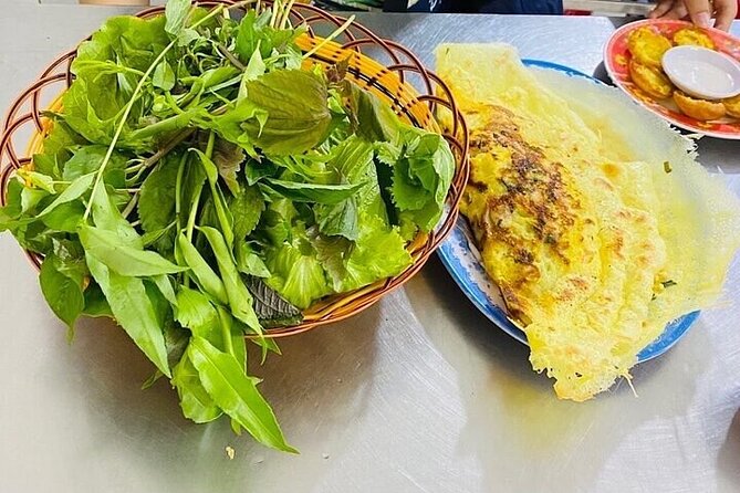 Saigon Evening Walking Street Food Tour - Stop 3: Bánh Xèo and Bánh Khọt at a Neighborhood Restaurant