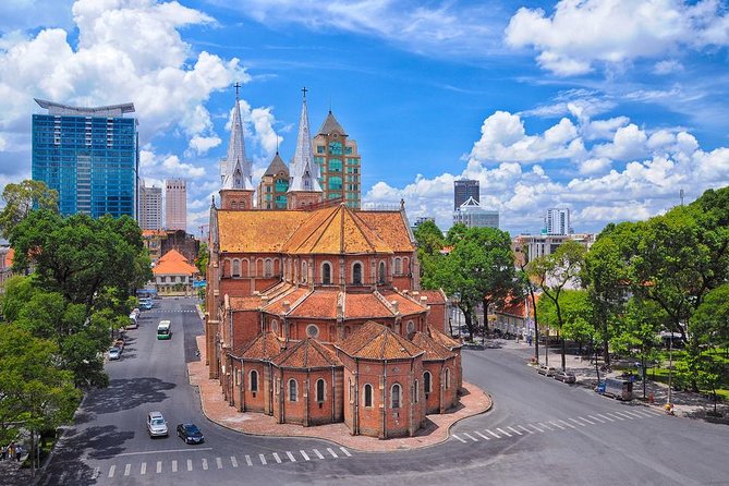 Saigon in a Day: Ho Chi Minh City Sightseeing and Night Food Tour - Key things that make this tour work