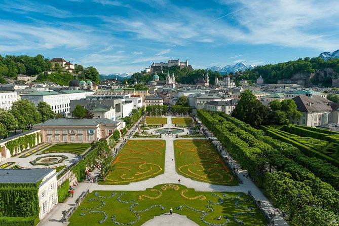 Salzburg Food Tasting Tour: delicious & fun - Universitätsplatz Farmers Market: See Locals Shop, Then Taste What They Buy