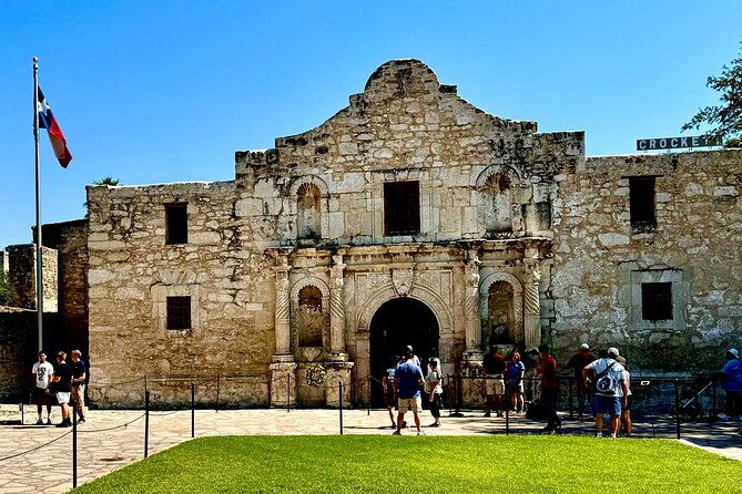 San Antonio Centre Food Tour of 6 Tastings with Tacos & Ice Cream - Main Plaza to Historic Church to the Courthouse: Where Faith and Government Collide