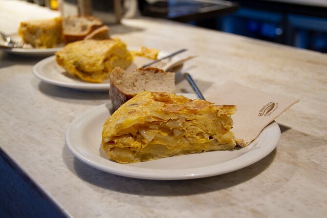 San Sebastian Food & Pintxos Tour with 12 Food & Drinks Tastings - Kursaal by Rafael Moneo: Modern Donostia in One Stop