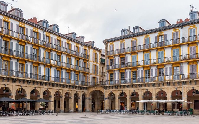 San Sebastian food tour: Pintxo tasting paired with Spanish wines - Key Highlights at a Glance