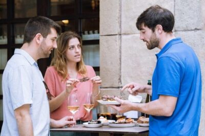San Sebastian Food Tour: Pintxo Tasting Paired with Wines - Eight Pintxos and Five Drinks: The Pairing Math Makes Sense