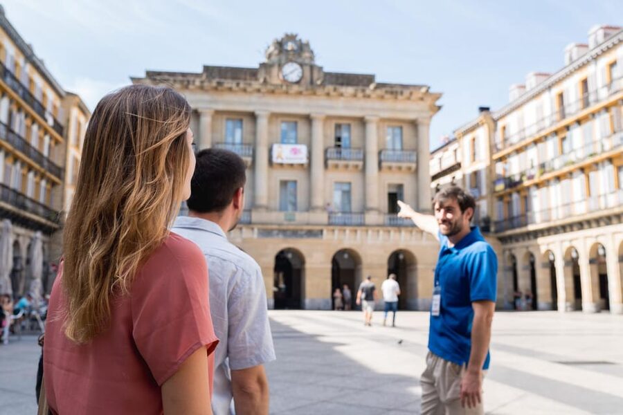 San Sebastian Food Tour: Pintxo Tasting Paired with Wines - Shared vs Private: Pick the Format That Matches Your Night