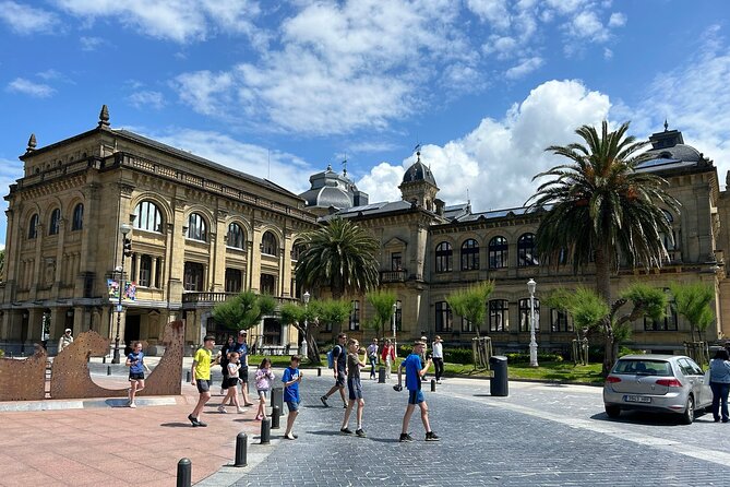 San Sebastian Food Tour: Pintxos, Drinks, and Tapas with a Local - Stop 3 on Fermin Calbeton Kalea: pintxos, wine, and liqueur pairings