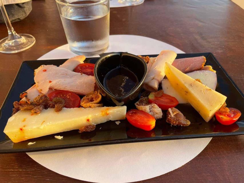Santorini: Private Cooking Class and Wine Tasting Tour - Lunch and Pairing Mood: Why This Meal Feels Like Part of the Day