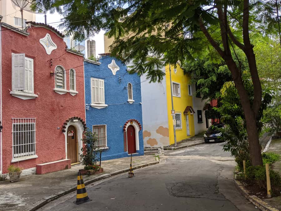 São Paulo: Liberdade Street Food Tour - The guide matters: Giuliano’s style and what it adds to your visit