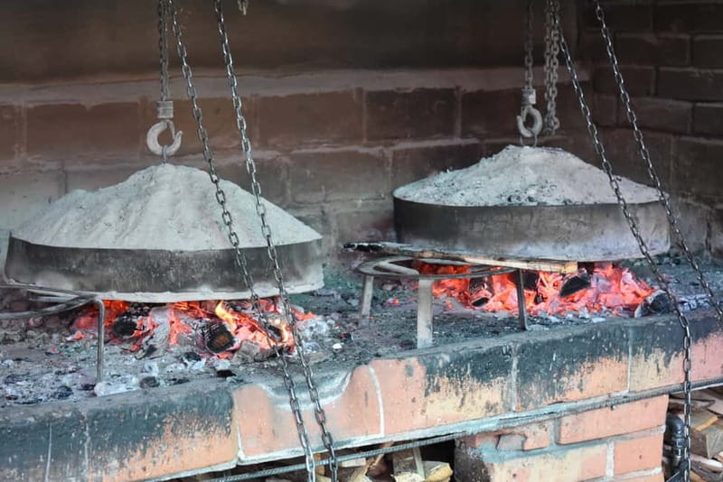 Sarajevo: Sarajevo City Market, Old Town Food Tasting Tour - Učkur Pita and somun: bread you learn to respect
