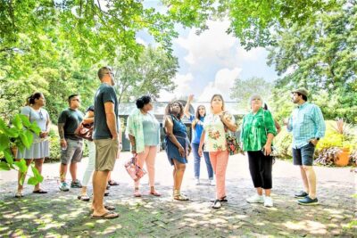 Savannah First Squares Culinary & Cultural Walking Food Tour - Start on W Broughton Street and Get Your Bearings Fast