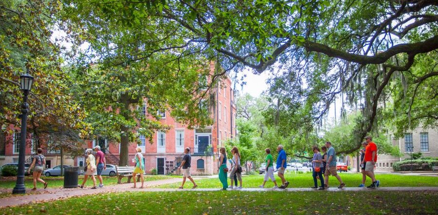 Savannah: Local Favorites Walking Food Tour - Savannah squares plus food stops: why this route works