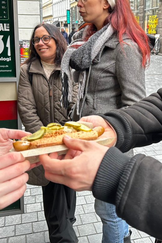 Secret walking Food Tour Copenhagen - Walking Strøget and spotting Copenhagen architecture along the way