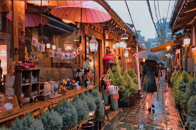 Seoul Fun Food Tour: 12 different food tastings - 12 tastings that add up to a full meal (so prep smart)