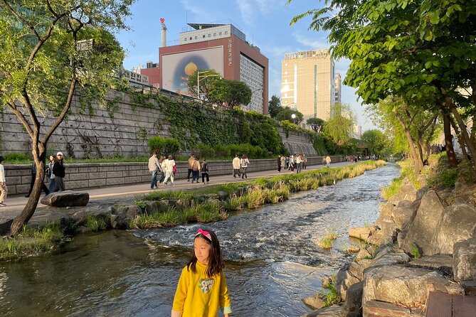 Seoul Fun Food Tour: 12 different food tastings - Small group and Suha’s English: why the experience feels personal