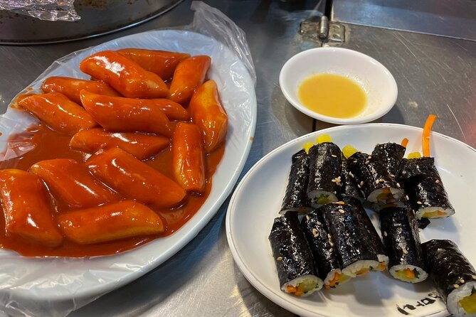 Seoul Fun Food Tour: 12 different food tastings - Cheonggyecheon Stream: a short reset between heavy bites
