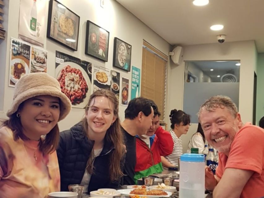 Seoul: Gwangjang Market Netflix Food Tour - Gwangjang Market: street food tastings that come with direction