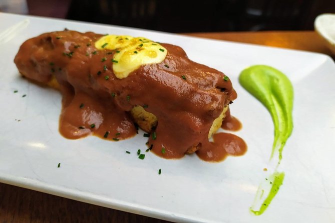 Sevilla Food Tour: Tapas, Wine, History & Traditions - Meet at Plaza de la Encarnación and get your bearings fast
