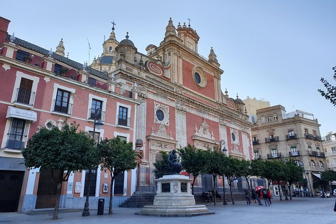 Sevilla Food Tour: Tapas, Wine, History & Traditions - Centro Histórico walking stretch: Seville between tastings