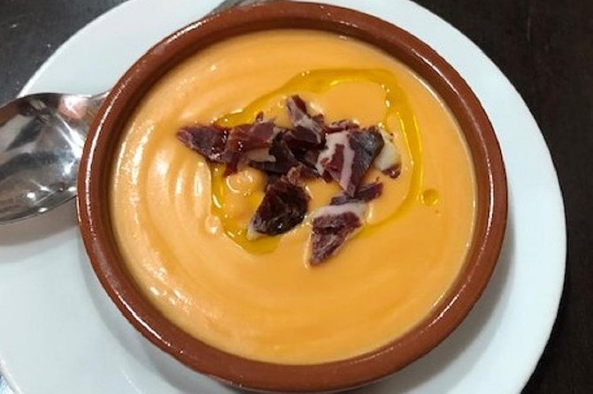 Seville Food Tour: Tapas, Drinks and Delights with a Local - Catedral and Giralda Area: Tapas With Monuments in the Background