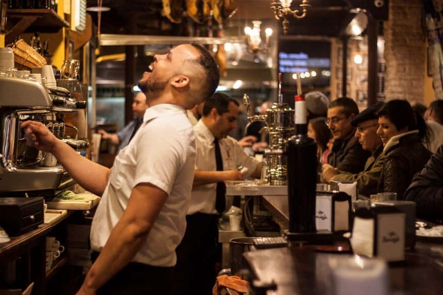 Seville: Food Tour with 10 Tastings of Tapas, Ham, Churros - Starting at Plaza del Salvador: what the first minutes teach you