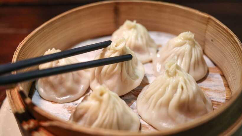 Shanghai: Evening Walking Food Tour - Pork Belly and Shanghainese Classics: When the Best Dishes Take Time