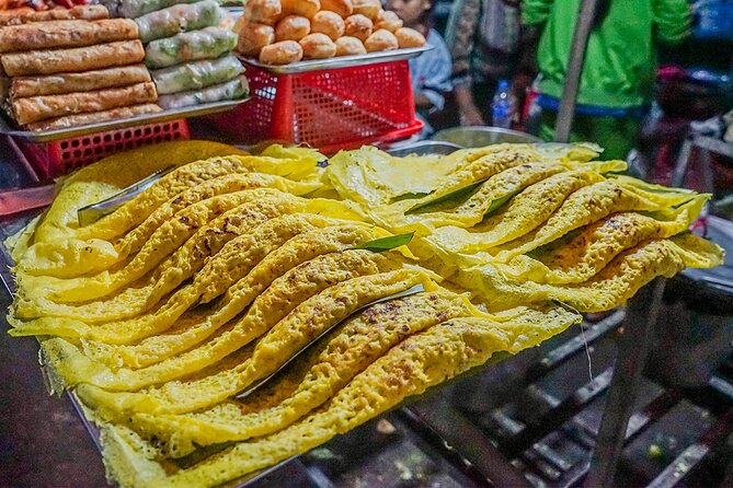 Siem Reap Evening Food Tour - Inclusive 5 stops Local Tastings - Stop 2: Made in Cambodia Market for Crafts (and a Mental Reset)