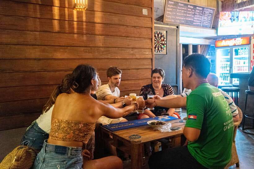 Siem Reap: Evening Food Tour with 10 Local Tastings - Lort Cha’s House Noodle Stop: Rice Pin Noodles and a Khmer Cooking Lesson