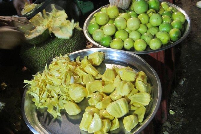 Siem Reap Street Food Tour - What you’ll taste: Khmer plates, fruits, sweets, and the brave menu