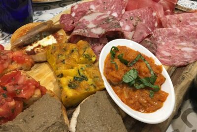 Siena’s Ultimate Food Tour: Full Tuscan Meal by Do Eat Better - The square “heart” stop: cured meats, pecorino, and why it’s not random