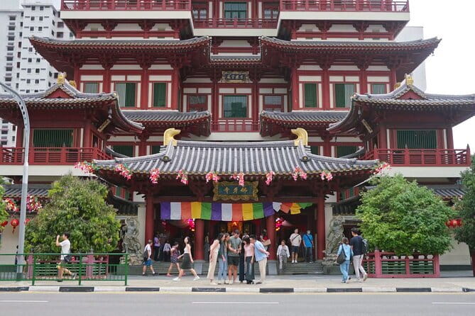 Singapore: Chinatown Food Adventure with 6 Tastings - How the WhatsApp Food Escape Works in Chinatown
