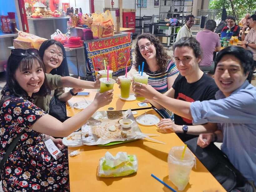 Singapore: Chinatown Hawker Guided 8-Dish Tasting Tour - Stop 4: fried carrot cake, savory and addictive