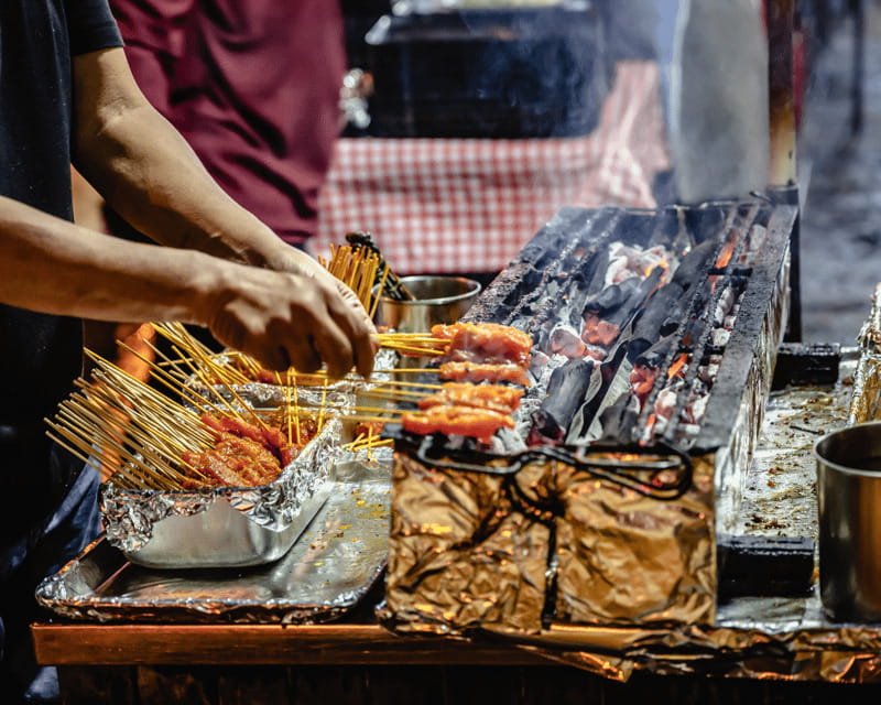 Singapore: Hawker Culture Food Tour and Sightseeing - Optional Garden Rhapsody at 8.45 pm