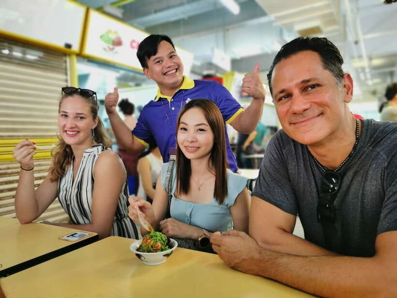 Singapore: Local Hawker Food Tour with Tastings - Meeting at Chinatown MRT Exit E and how to start smoothly